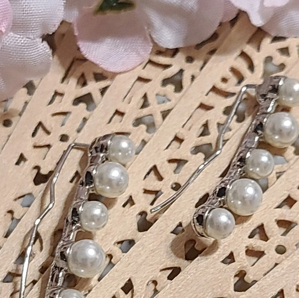 Crawl Pearl Earrings For Sale Today - Picture 5 of 9